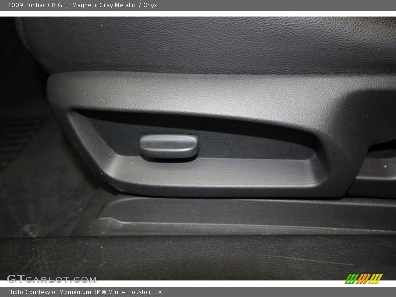 Magnetic Gray Metallic / Onyx 2009 Pontiac G8 GT