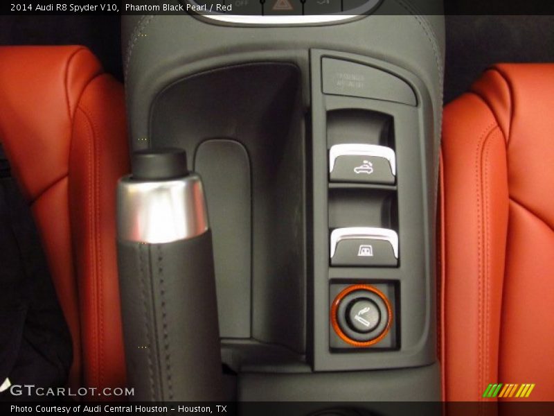 Controls of 2014 R8 Spyder V10