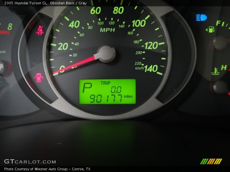 Obsidian Black / Gray 2005 Hyundai Tucson GL