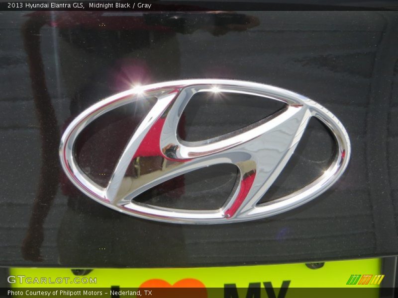 Midnight Black / Gray 2013 Hyundai Elantra GLS