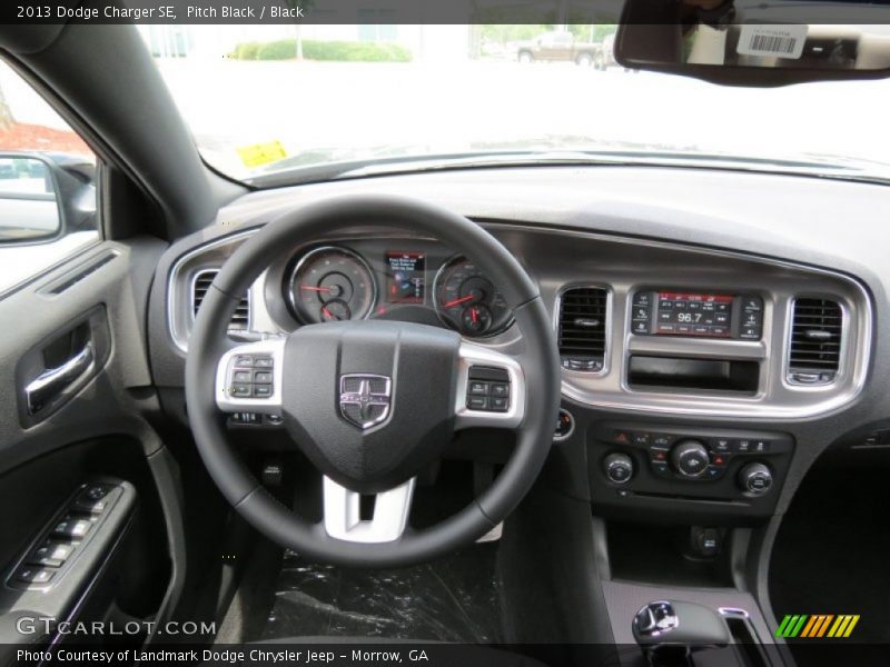 Pitch Black / Black 2013 Dodge Charger SE