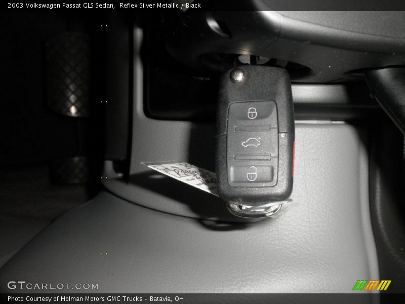 Reflex Silver Metallic / Black 2003 Volkswagen Passat GLS Sedan