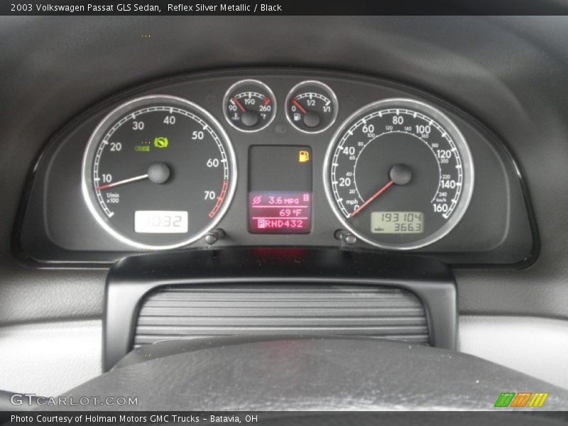 Reflex Silver Metallic / Black 2003 Volkswagen Passat GLS Sedan