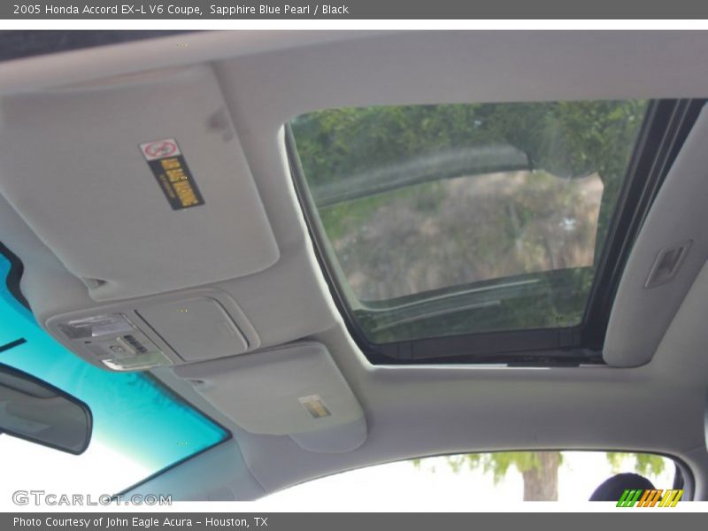 Sunroof of 2005 Accord EX-L V6 Coupe