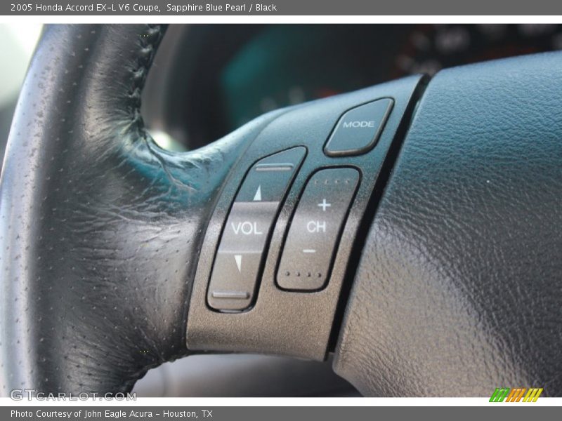 Controls of 2005 Accord EX-L V6 Coupe