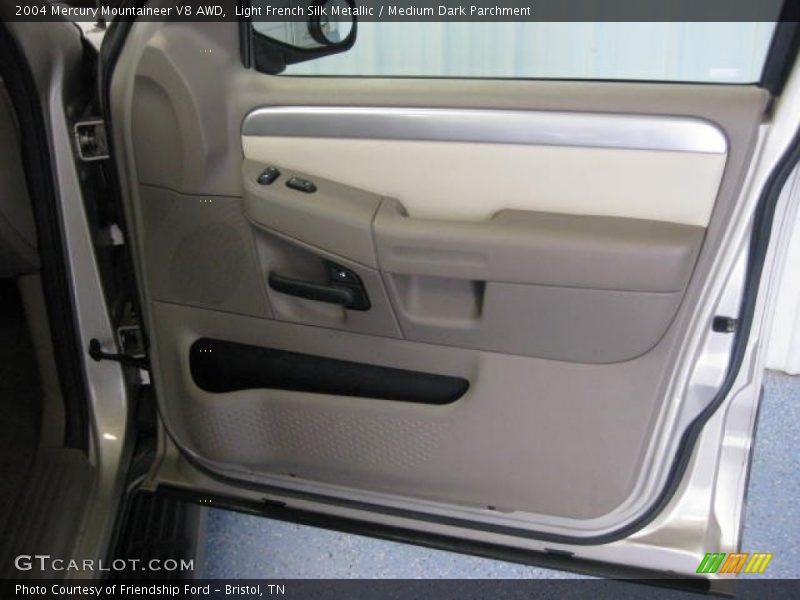 Light French Silk Metallic / Medium Dark Parchment 2004 Mercury Mountaineer V8 AWD