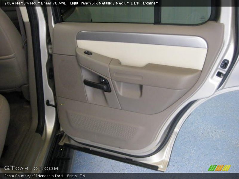 Light French Silk Metallic / Medium Dark Parchment 2004 Mercury Mountaineer V8 AWD