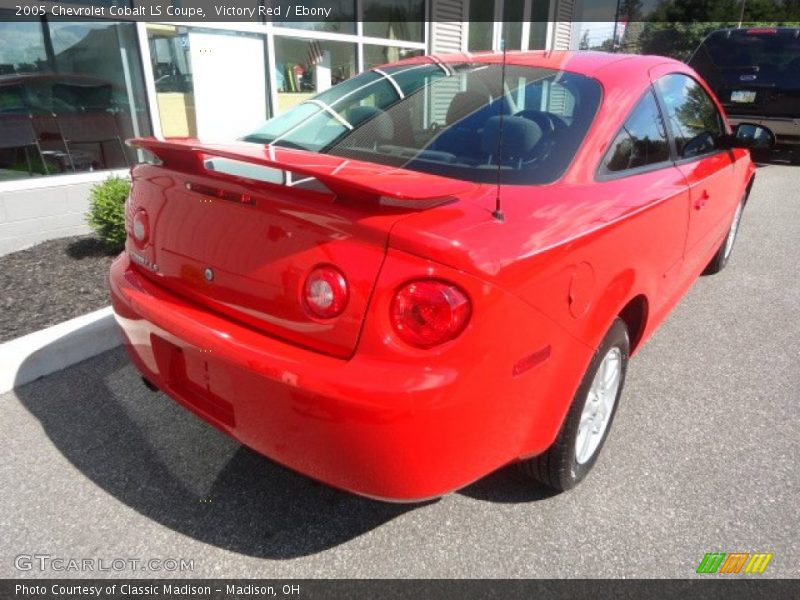 Victory Red / Ebony 2005 Chevrolet Cobalt LS Coupe