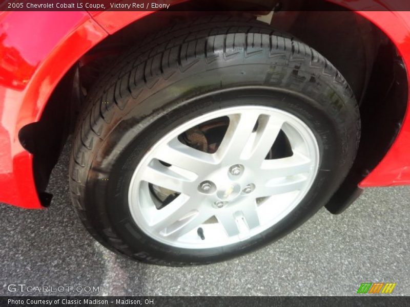 Victory Red / Ebony 2005 Chevrolet Cobalt LS Coupe