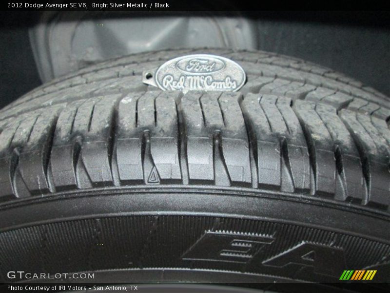 Bright Silver Metallic / Black 2012 Dodge Avenger SE V6