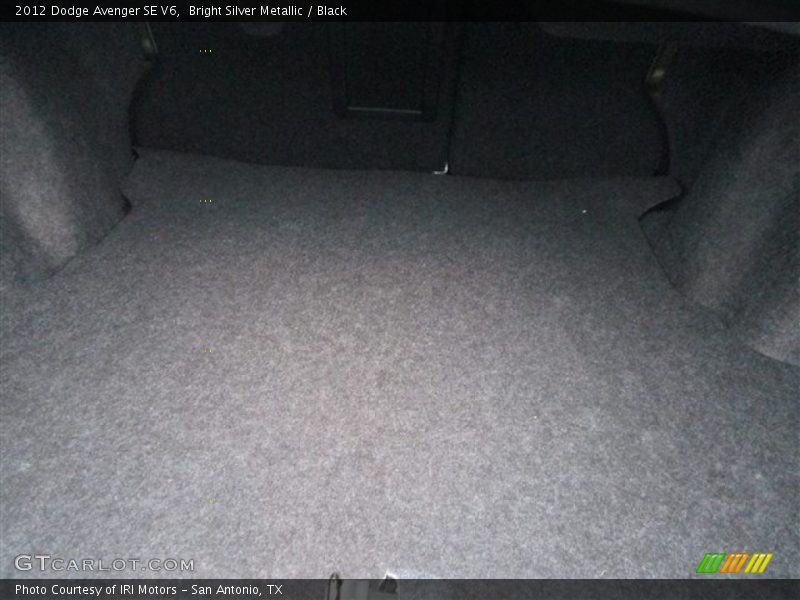 Bright Silver Metallic / Black 2012 Dodge Avenger SE V6