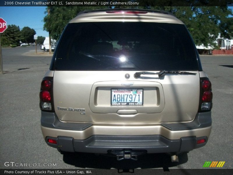 Sandstone Metallic / Light Cashmere/Ebony 2006 Chevrolet TrailBlazer EXT LS