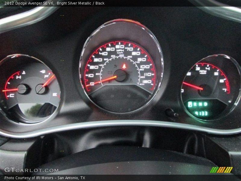 Bright Silver Metallic / Black 2012 Dodge Avenger SE V6