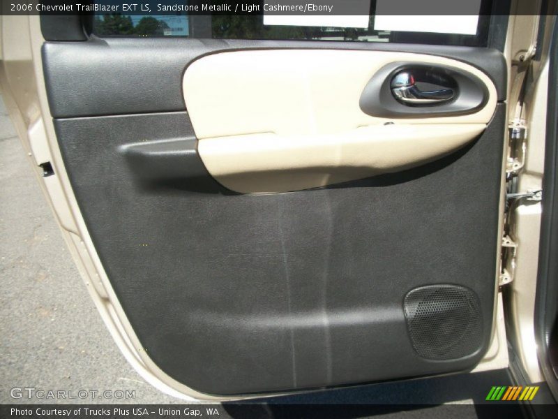 Sandstone Metallic / Light Cashmere/Ebony 2006 Chevrolet TrailBlazer EXT LS