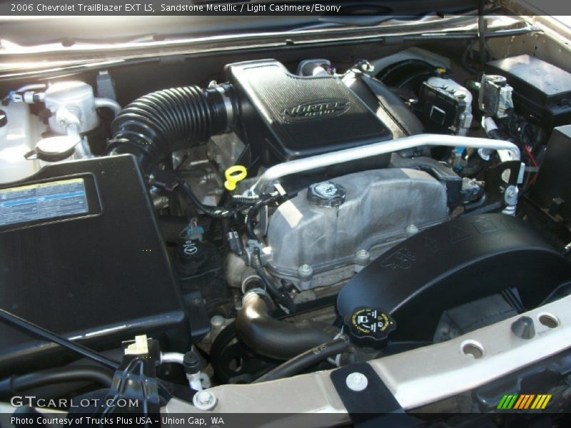 Sandstone Metallic / Light Cashmere/Ebony 2006 Chevrolet TrailBlazer EXT LS