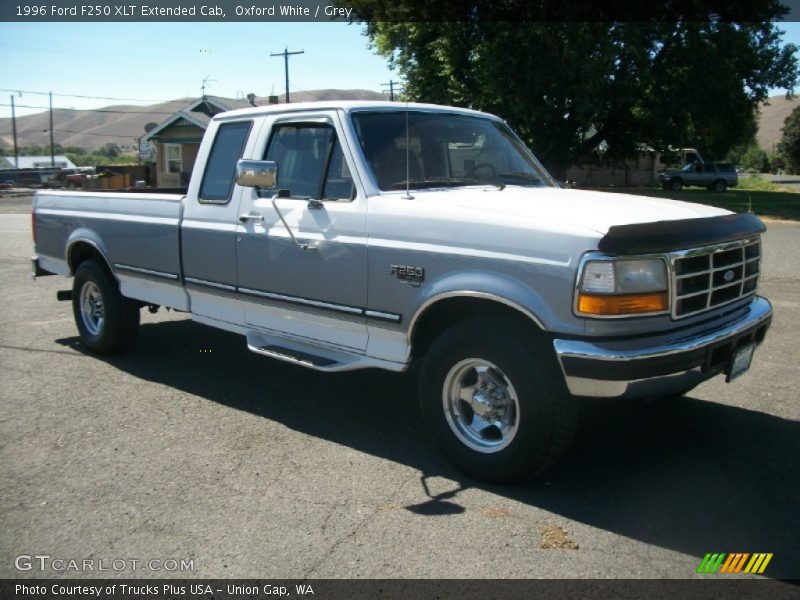 Front 3/4 View of 1996 F250 XLT Extended Cab