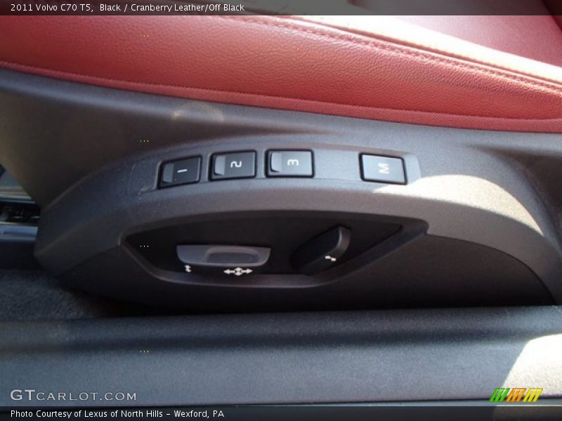 Black / Cranberry Leather/Off Black 2011 Volvo C70 T5
