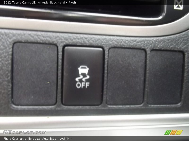 Attitude Black Metallic / Ash 2012 Toyota Camry LE