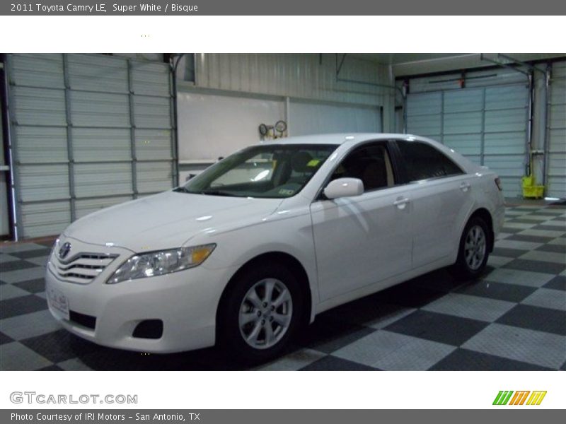 Super White / Bisque 2011 Toyota Camry LE