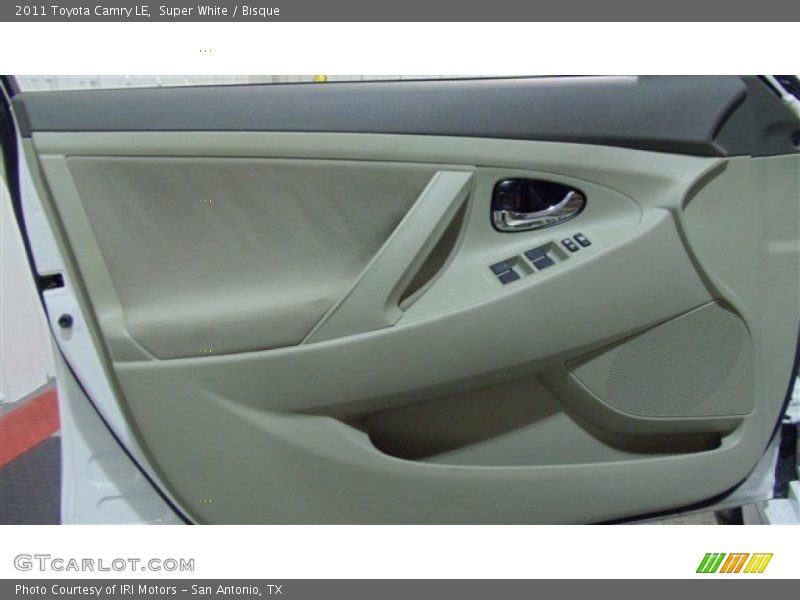 Super White / Bisque 2011 Toyota Camry LE