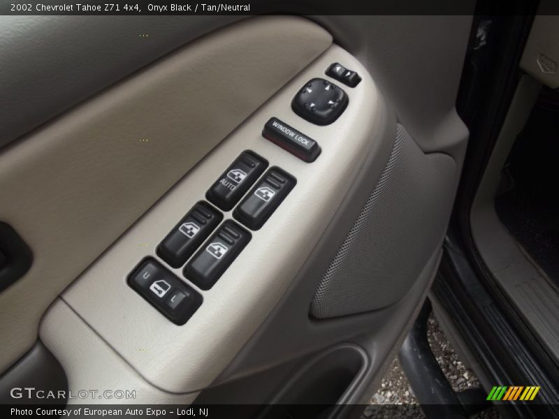 Onyx Black / Tan/Neutral 2002 Chevrolet Tahoe Z71 4x4