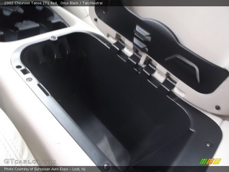 Onyx Black / Tan/Neutral 2002 Chevrolet Tahoe Z71 4x4
