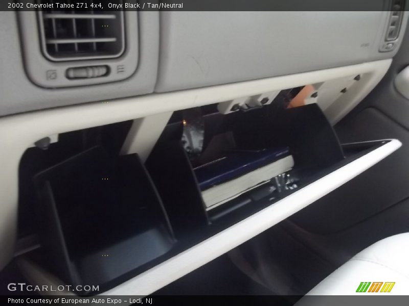 Onyx Black / Tan/Neutral 2002 Chevrolet Tahoe Z71 4x4