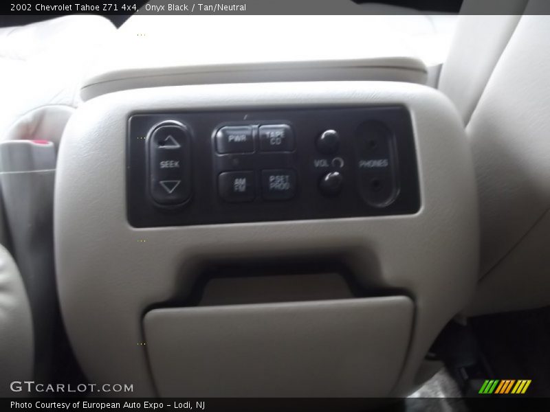 Onyx Black / Tan/Neutral 2002 Chevrolet Tahoe Z71 4x4