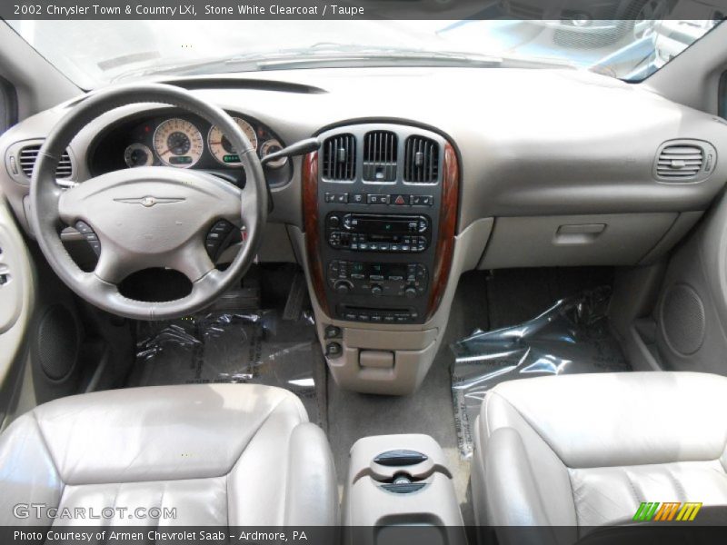 Dashboard of 2002 Town & Country LXi