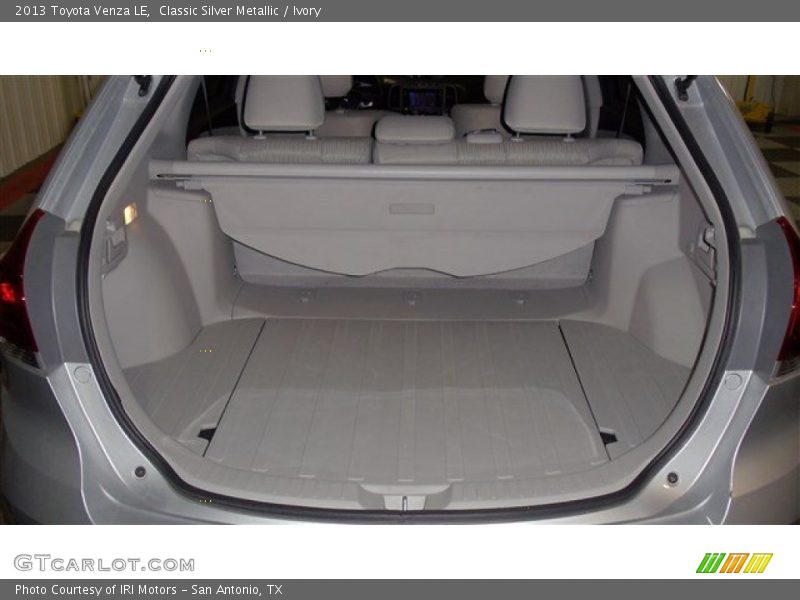 Classic Silver Metallic / Ivory 2013 Toyota Venza LE