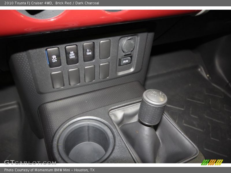Controls of 2010 FJ Cruiser 4WD