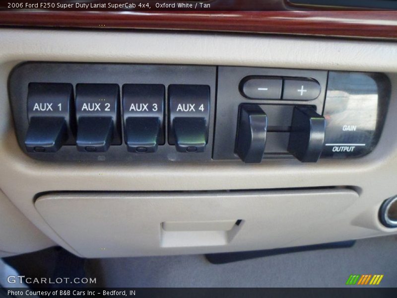 Oxford White / Tan 2006 Ford F250 Super Duty Lariat SuperCab 4x4