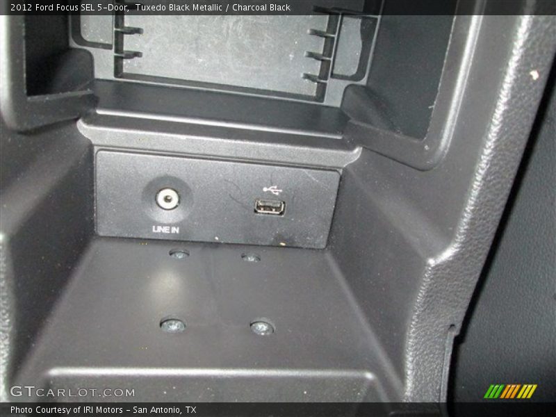 Tuxedo Black Metallic / Charcoal Black 2012 Ford Focus SEL 5-Door