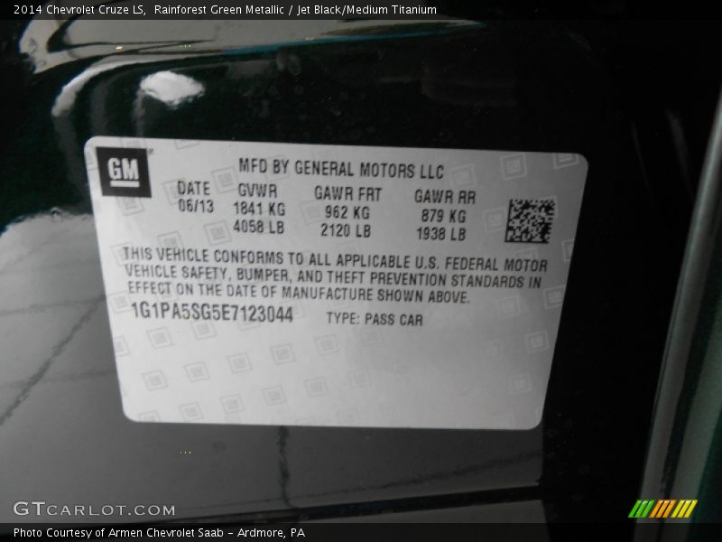 Rainforest Green Metallic / Jet Black/Medium Titanium 2014 Chevrolet Cruze LS