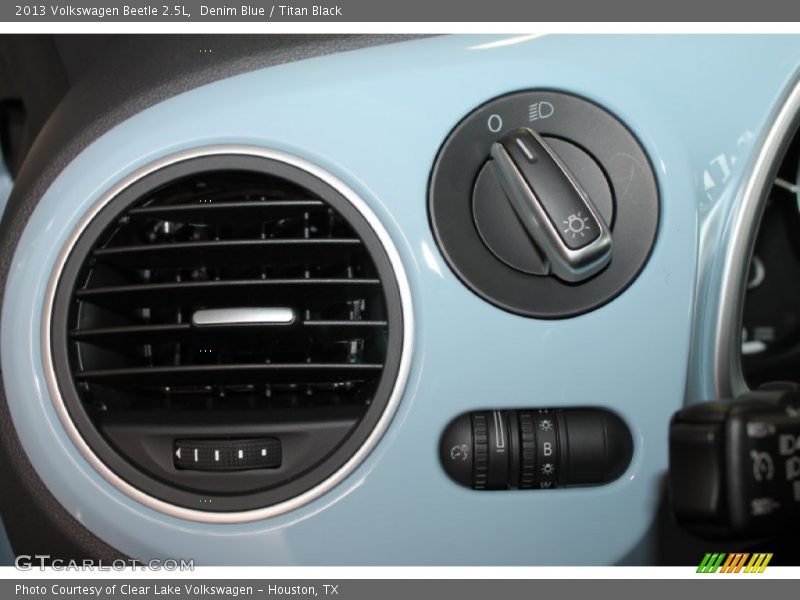 Denim Blue / Titan Black 2013 Volkswagen Beetle 2.5L