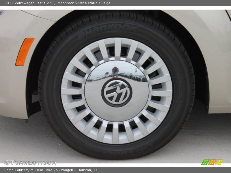 Moonrock Silver Metallic / Beige 2013 Volkswagen Beetle 2.5L