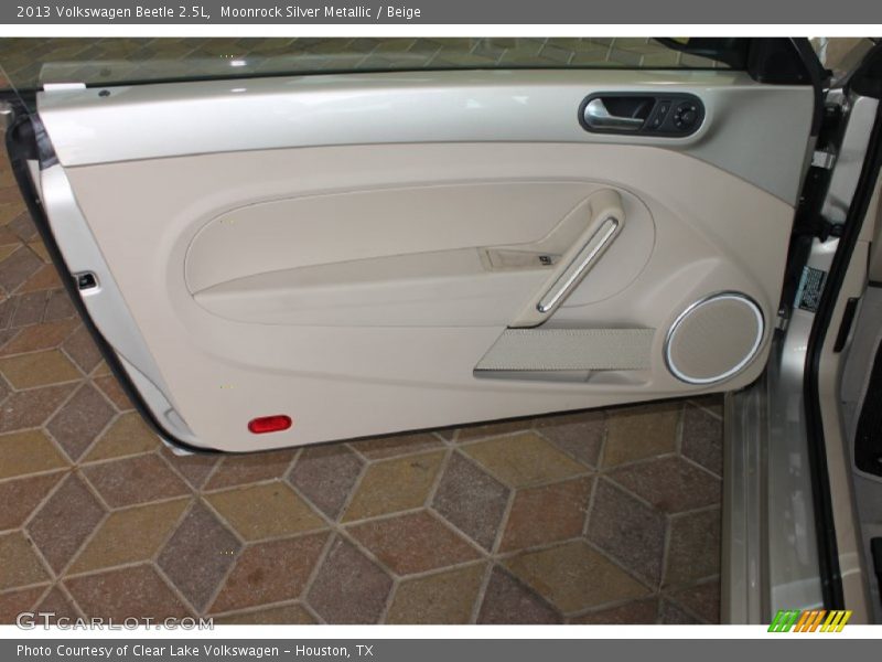 Door Panel of 2013 Beetle 2.5L
