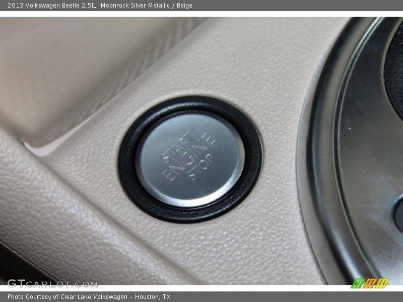 Moonrock Silver Metallic / Beige 2013 Volkswagen Beetle 2.5L