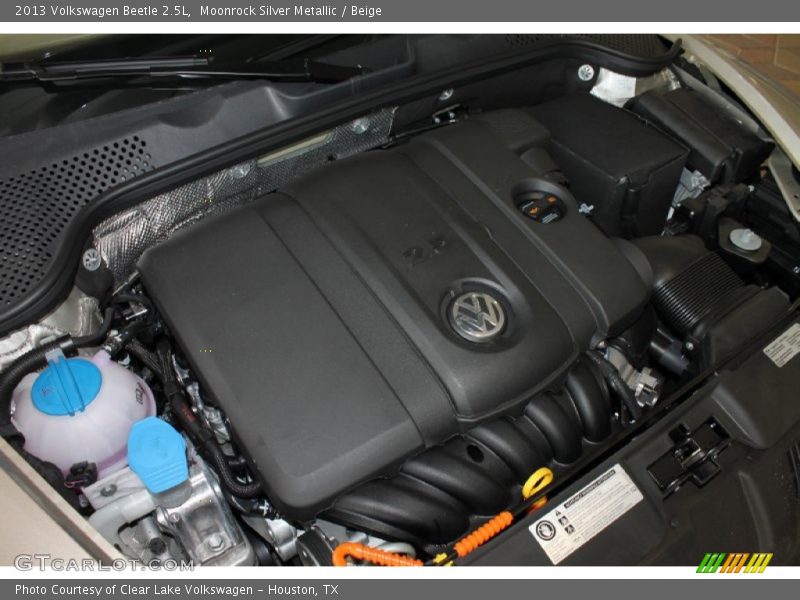Moonrock Silver Metallic / Beige 2013 Volkswagen Beetle 2.5L