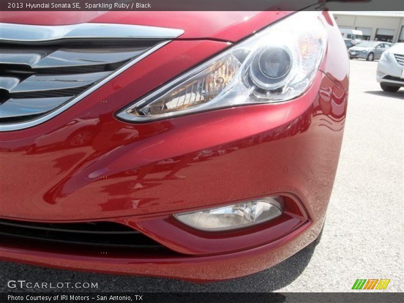 Sparkling Ruby / Black 2013 Hyundai Sonata SE