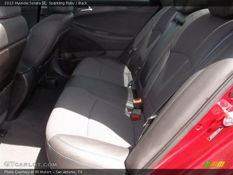Sparkling Ruby / Black 2013 Hyundai Sonata SE