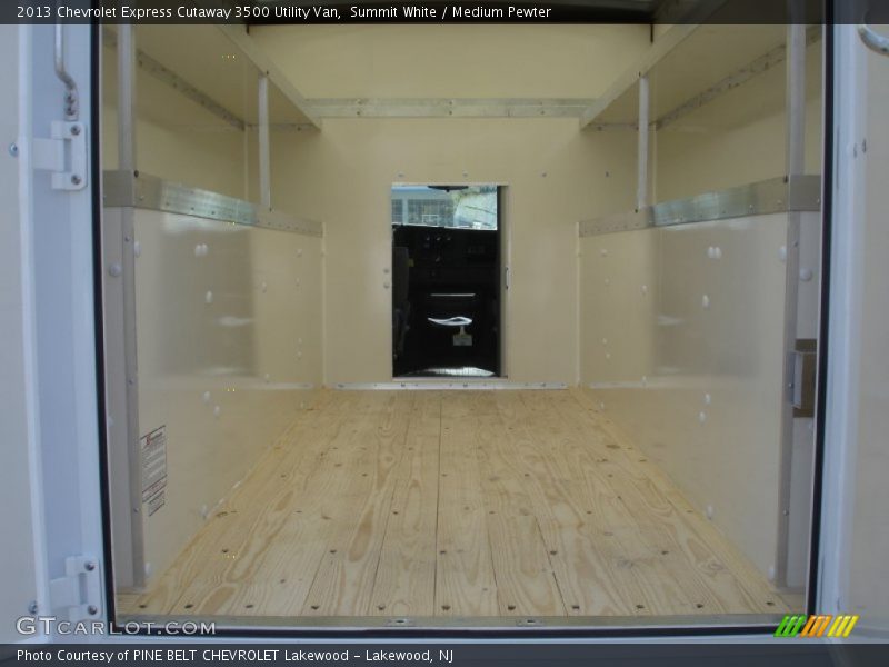 Summit White / Medium Pewter 2013 Chevrolet Express Cutaway 3500 Utility Van