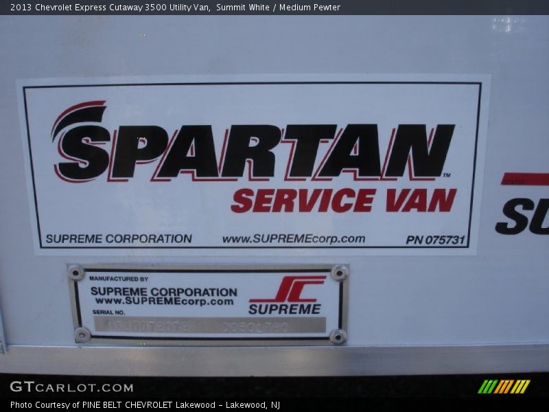Summit White / Medium Pewter 2013 Chevrolet Express Cutaway 3500 Utility Van