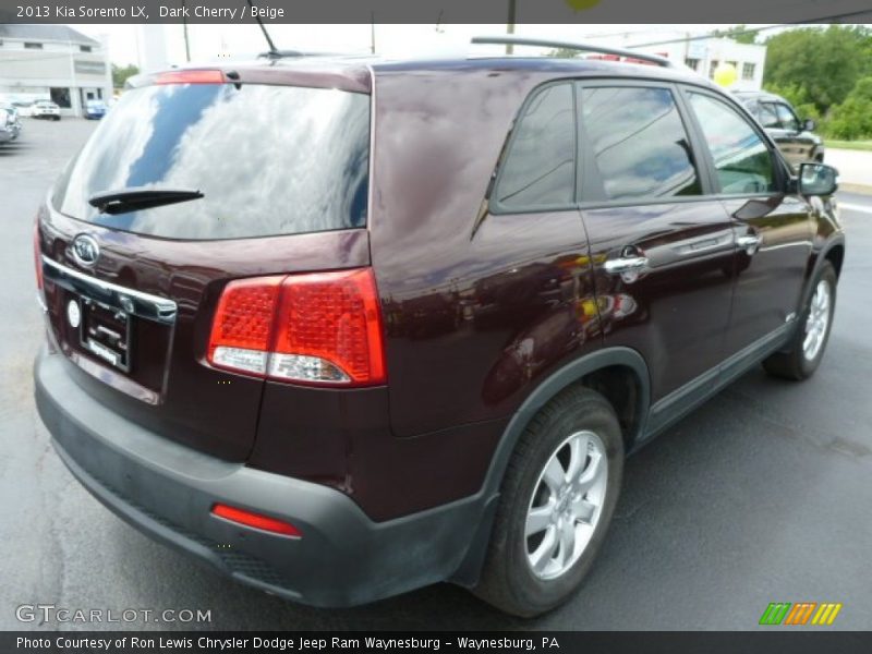 Dark Cherry / Beige 2013 Kia Sorento LX