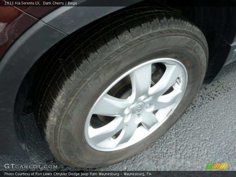 Dark Cherry / Beige 2013 Kia Sorento LX