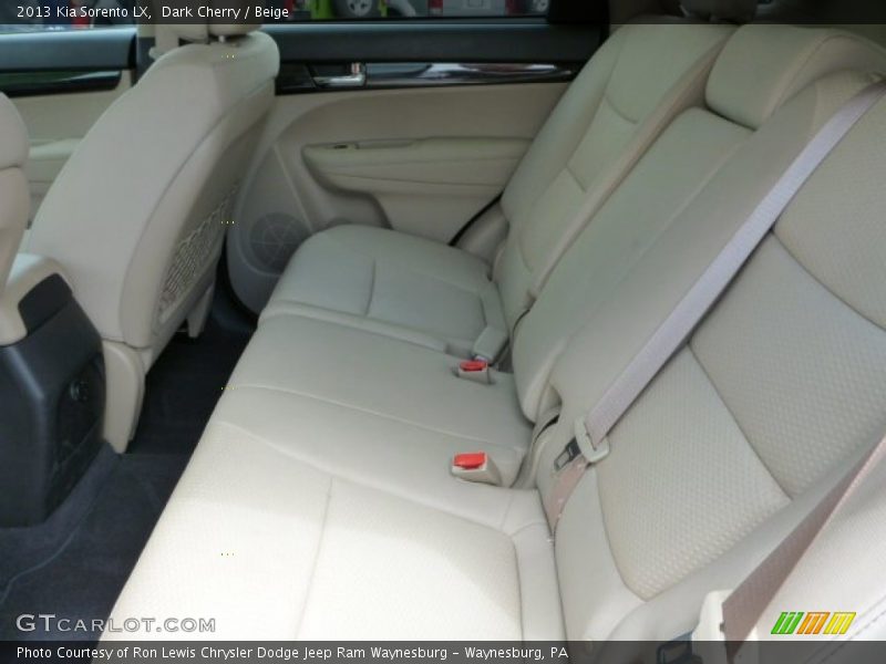 Dark Cherry / Beige 2013 Kia Sorento LX