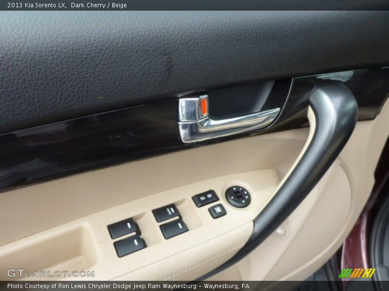 Dark Cherry / Beige 2013 Kia Sorento LX