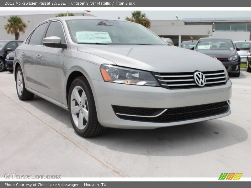 Tungsten Silver Metallic / Titan Black 2013 Volkswagen Passat 2.5L SE