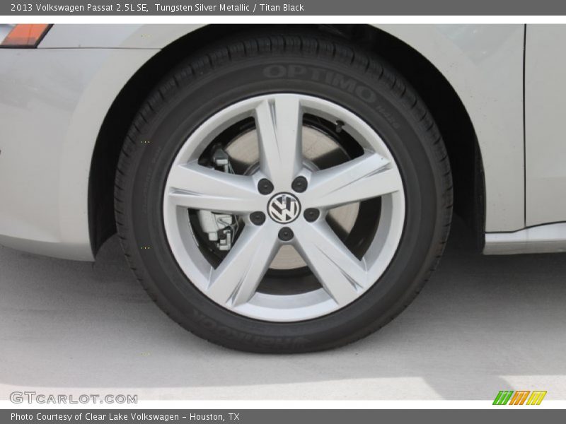 Tungsten Silver Metallic / Titan Black 2013 Volkswagen Passat 2.5L SE