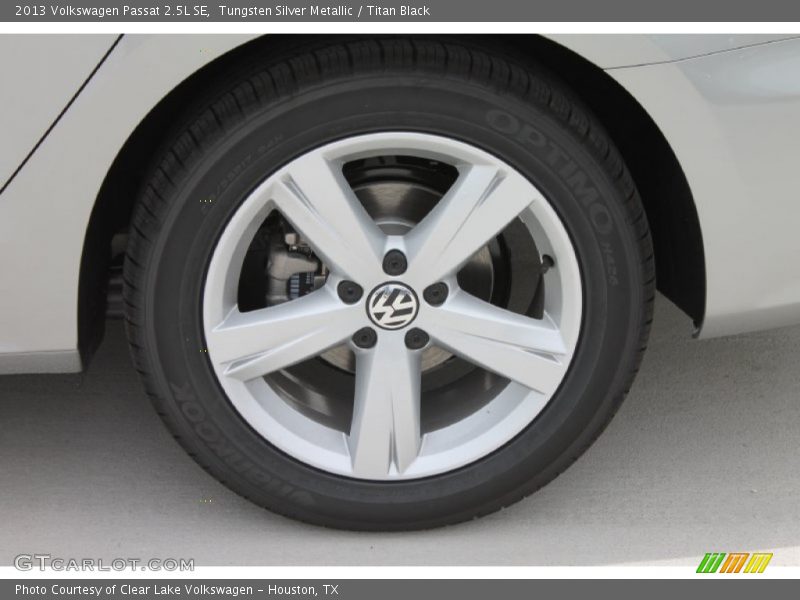 Tungsten Silver Metallic / Titan Black 2013 Volkswagen Passat 2.5L SE